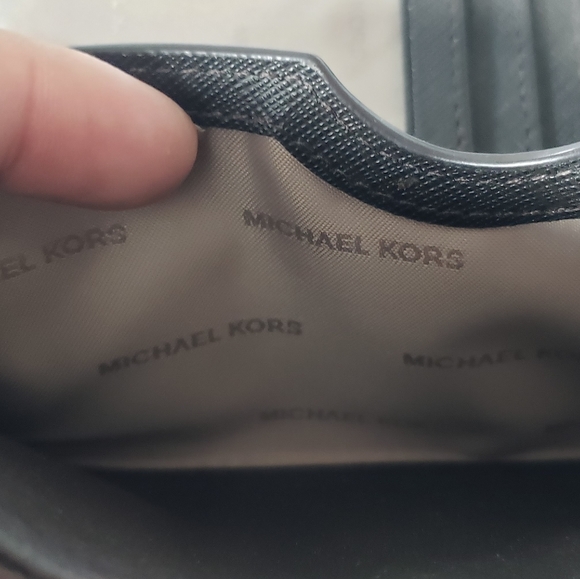 Michael Kors large, logo wallet - Picture 10 of 10